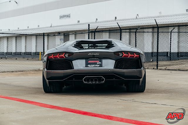2014 Lamborghini Aventador LP700 image 14