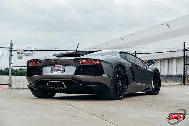 2014 Lamborghini Aventador LP700 image 8