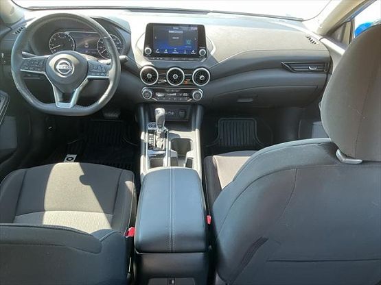 2025 Nissan Sentra SV photo 11