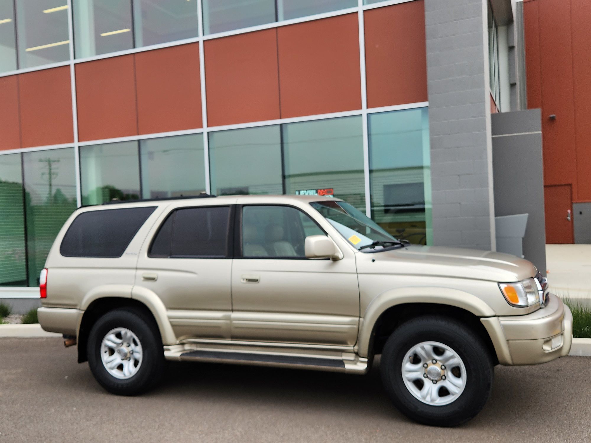 2002 Toyota 4Runner Limited Edition image 15