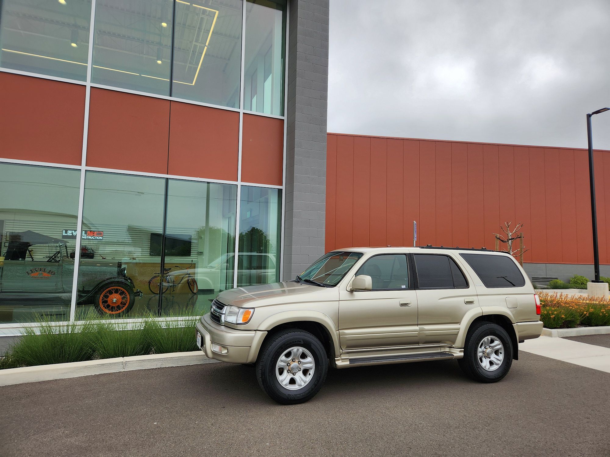 2002 Toyota 4Runner Limited Edition image 3