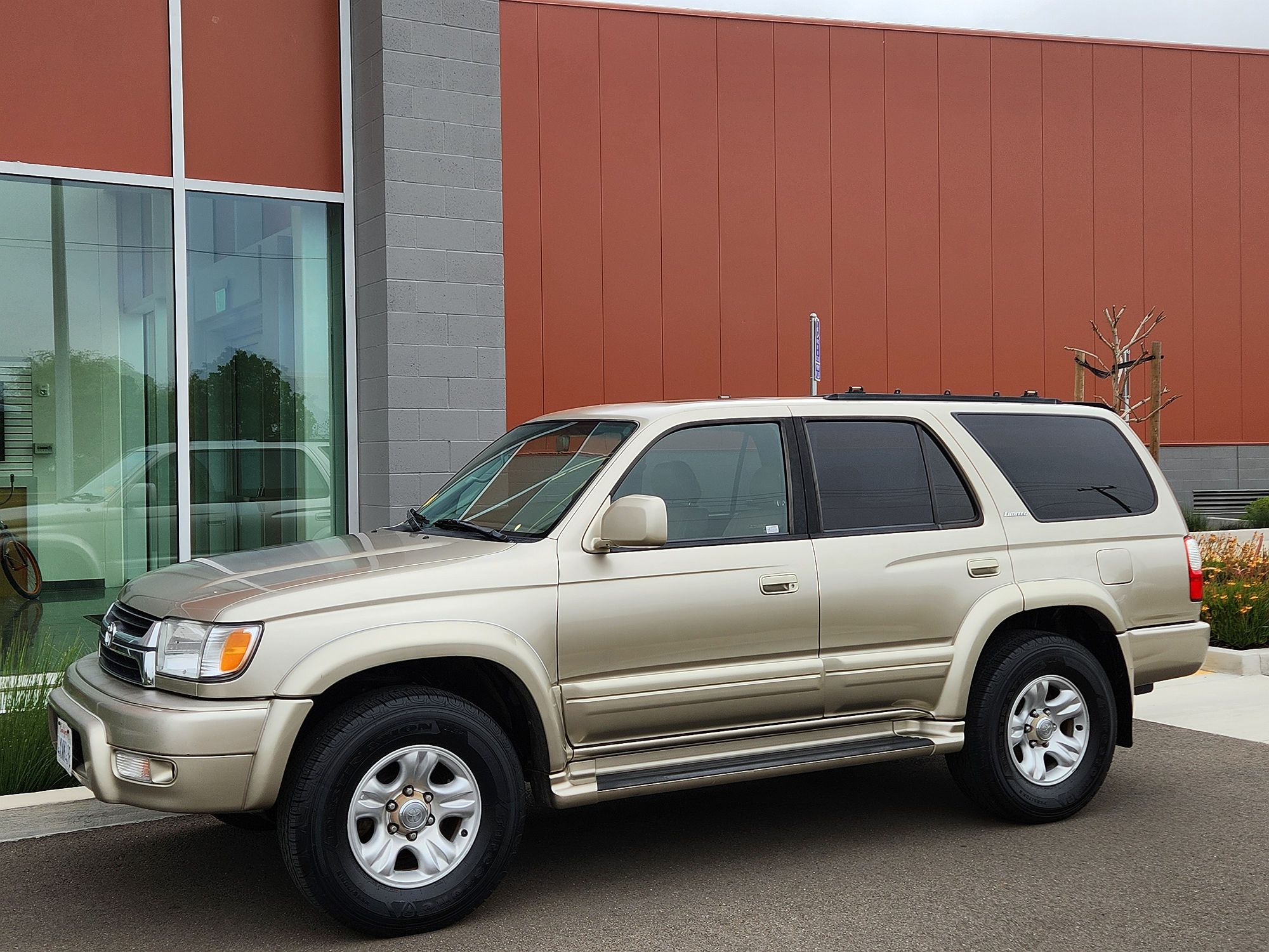 2002 Toyota 4Runner Limited Edition image 4