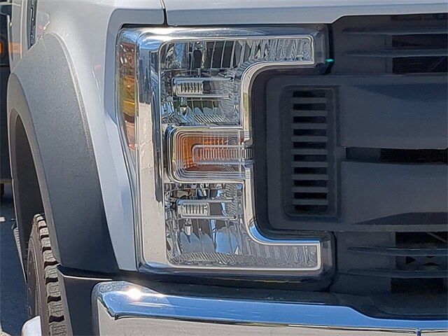 2018 Ford F-550 XL image 8
