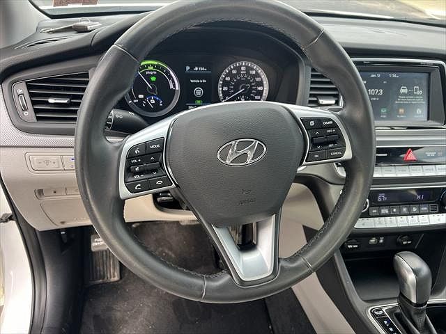 2019 Hyundai Sonata Base image 9