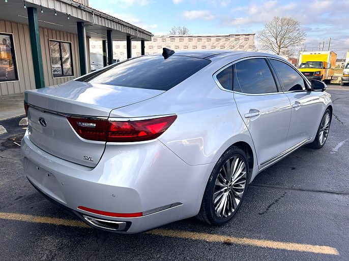 2017 Kia Cadenza