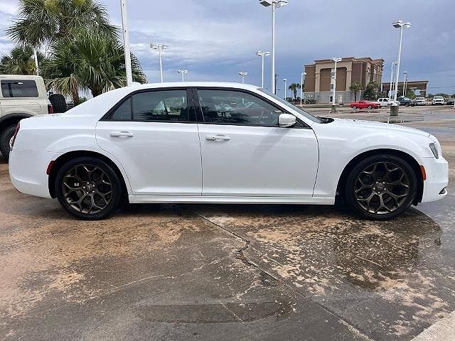 2017 Chrysler 300