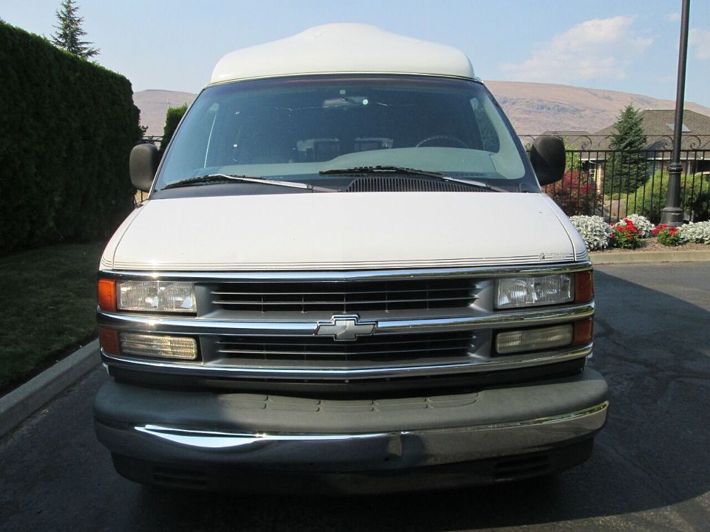 1997 Chevrolet Express 1500 image 1