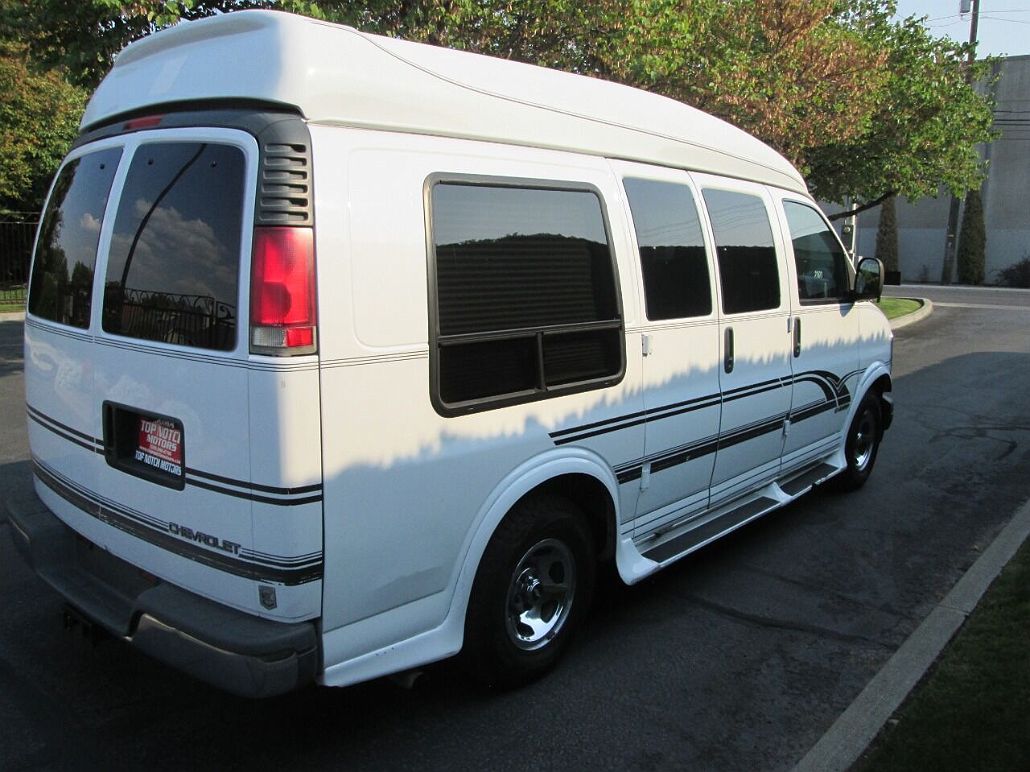 1997 Chevrolet Express 1500 image 3