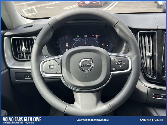 2025 Volvo XC60 Core photo 11