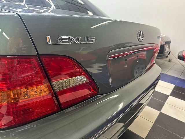 2002 Lexus LS 430 image 24