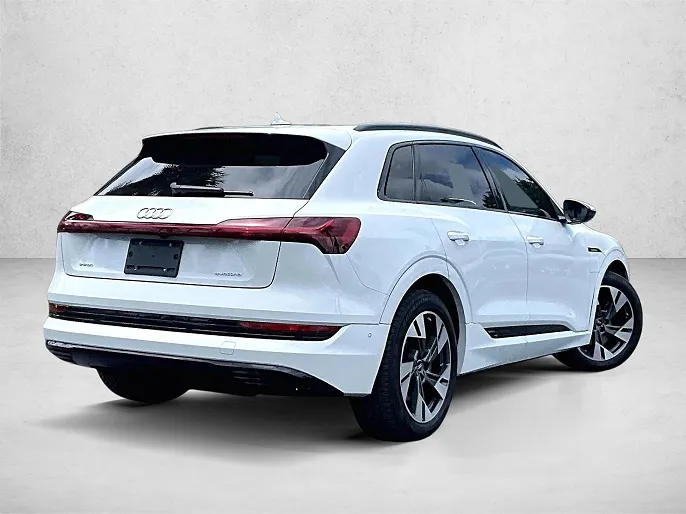 2022 Audi e-tron
