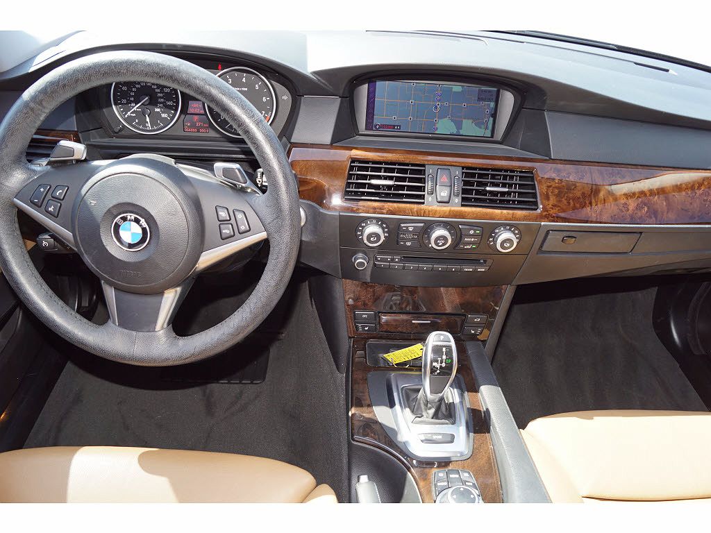 2010 BMW 5 Series 535i image 12