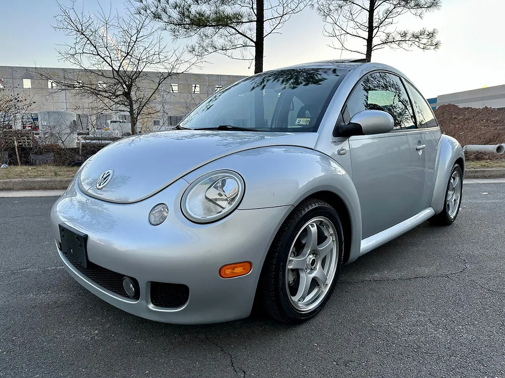 2002 Volkswagen New Beetle S image 1