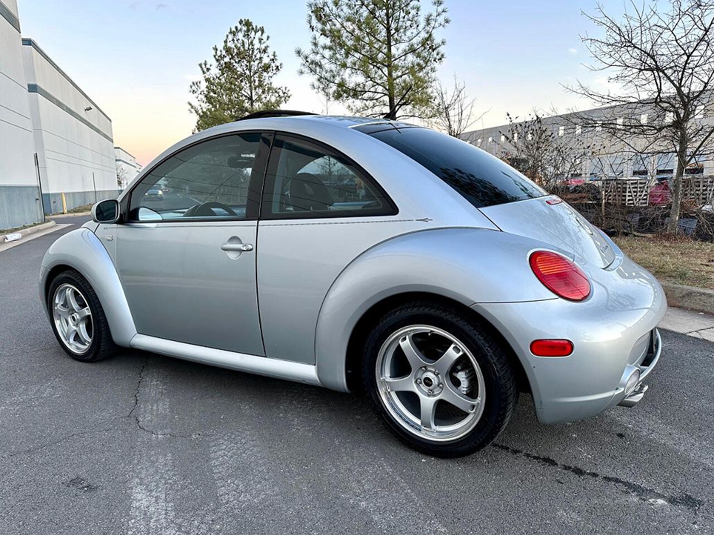 2002 Volkswagen New Beetle S image 3