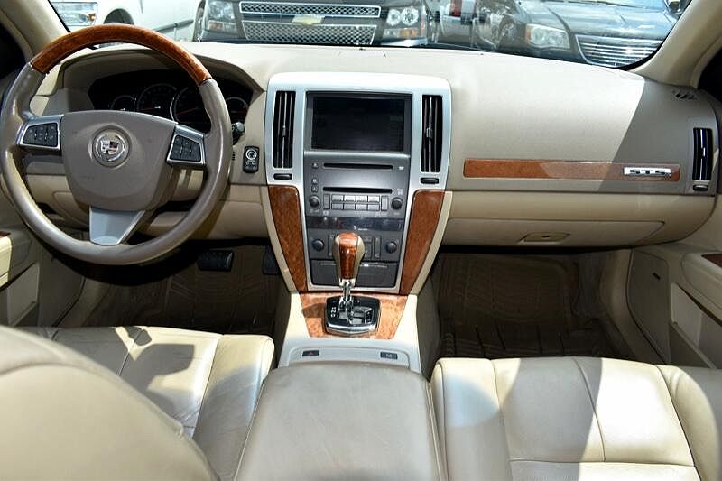 2011 Cadillac STS Luxury image 10