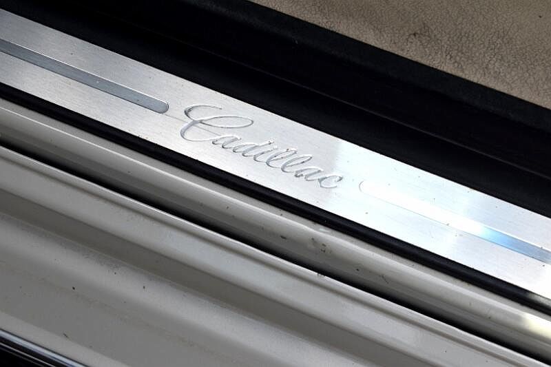 2011 Cadillac STS Luxury image 20
