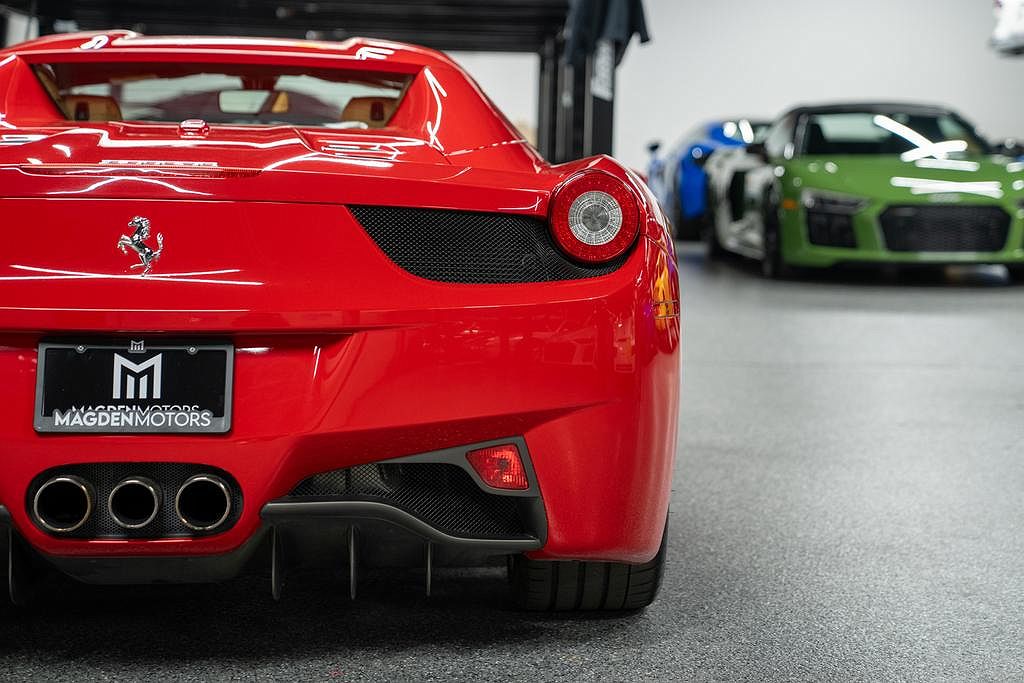 2014 Ferrari 458 null image 19