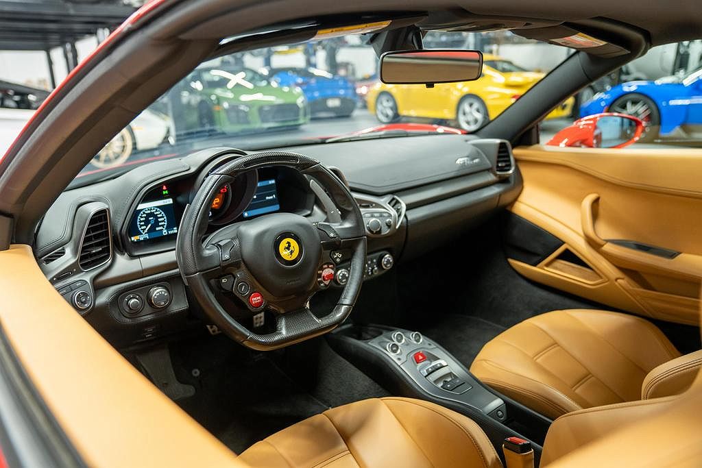 2014 Ferrari 458 null image 31