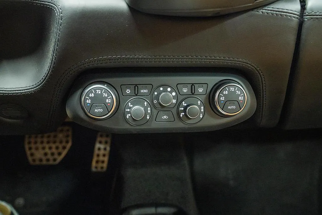2014 Ferrari 458 null image 36