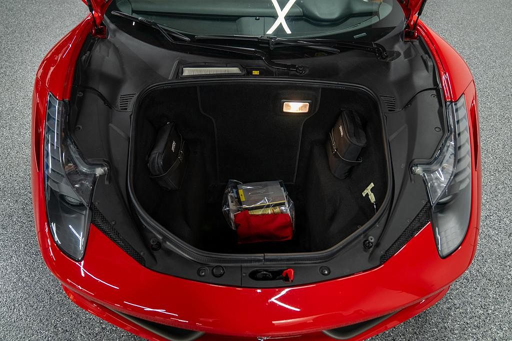 2014 Ferrari 458 null image 38