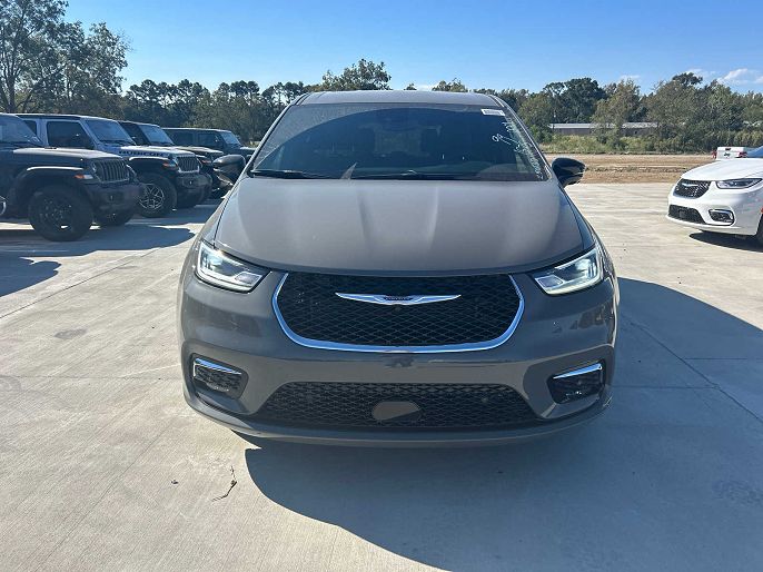 2025 Chrysler Pacifica