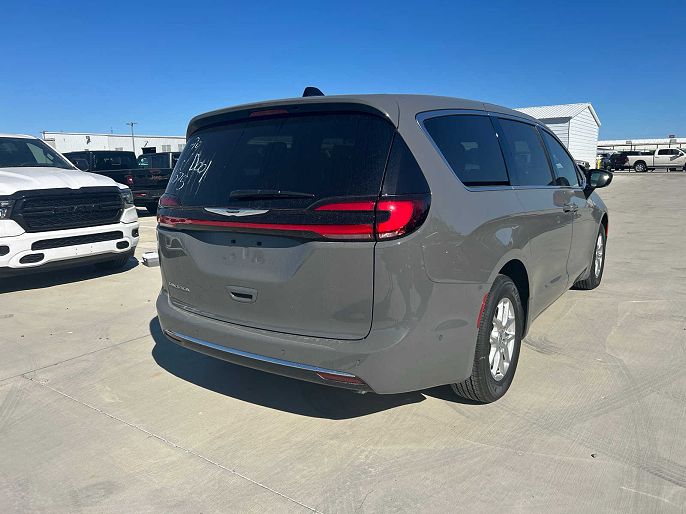 2025 Chrysler Pacifica