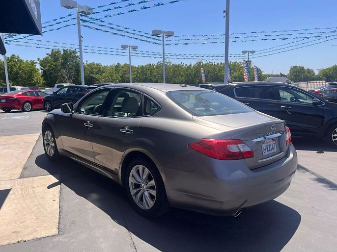 2011 Infiniti M37