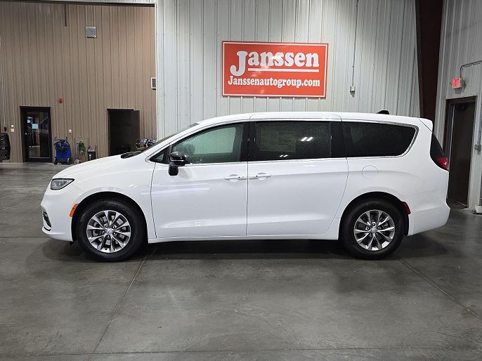 2026 Chrysler Pacifica