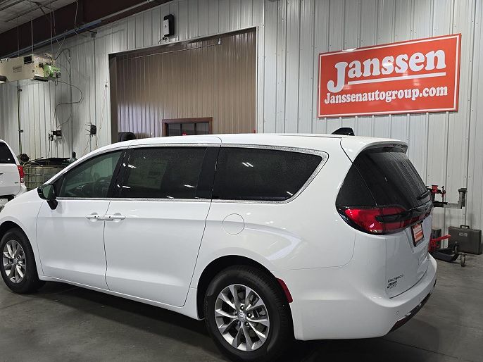 2026 Chrysler Pacifica