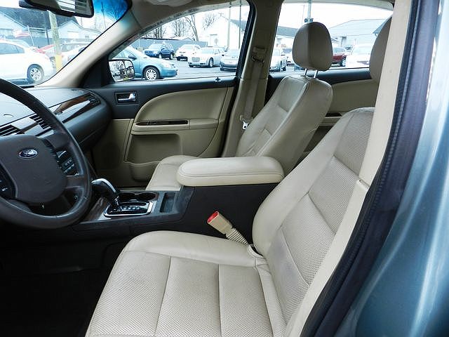 2008 Ford Taurus SEL image 3
