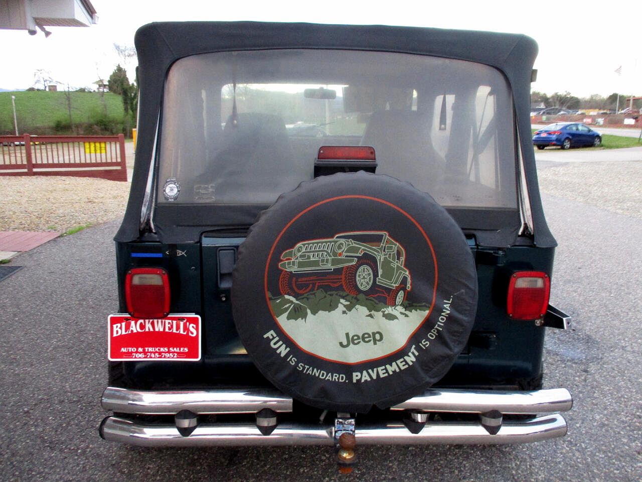 1995 Jeep Wrangler S image 3