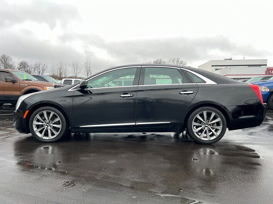 2016 Cadillac XTS Standard image 1