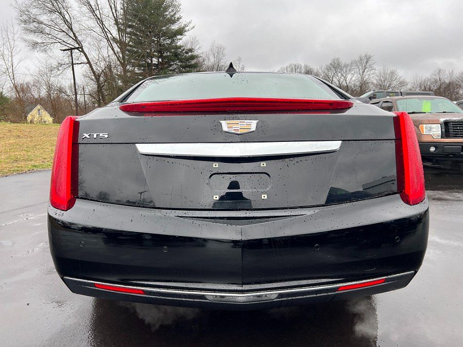 2016 Cadillac XTS Standard image 3