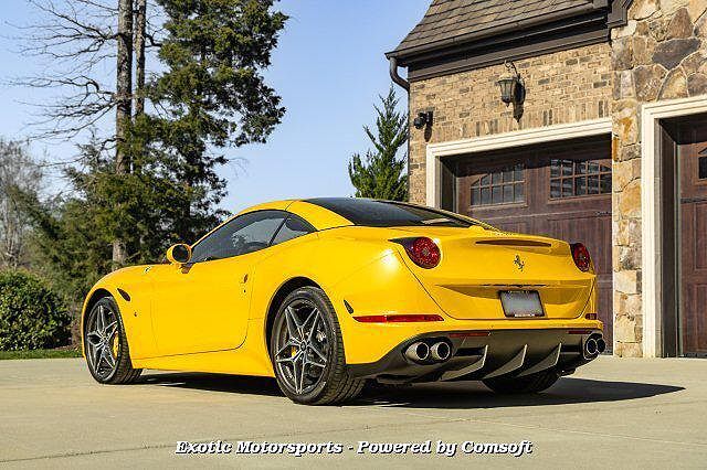 2015 Ferrari California T image 9