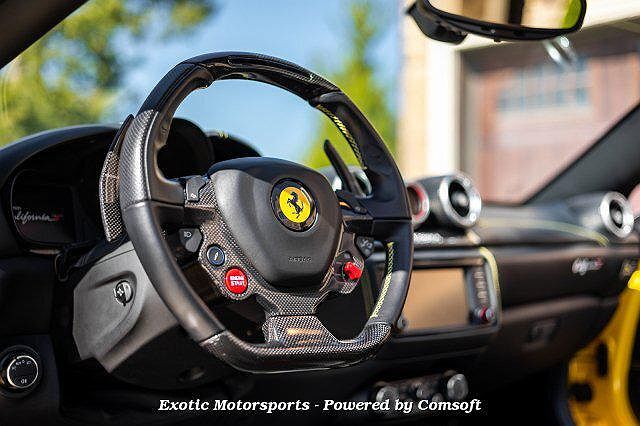 2015 Ferrari California T image 26