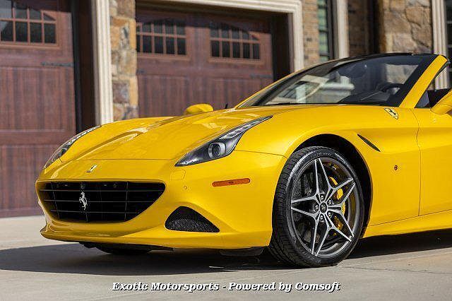 2015 Ferrari California T image 2