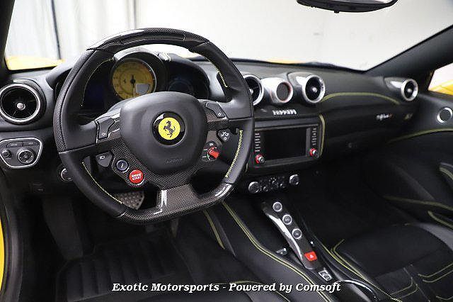 2015 Ferrari California T image 35