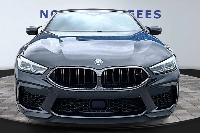 2022 BMW M8