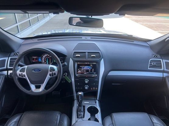2015 Ford Explorer XLT photo 11