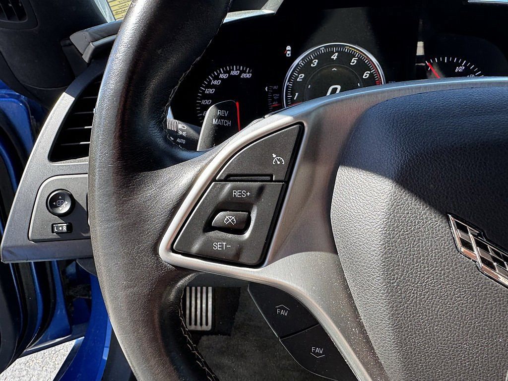 2015 Chevrolet Corvette Z51 image 16