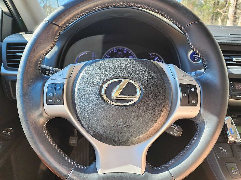 2012 Lexus CT 200h image 23