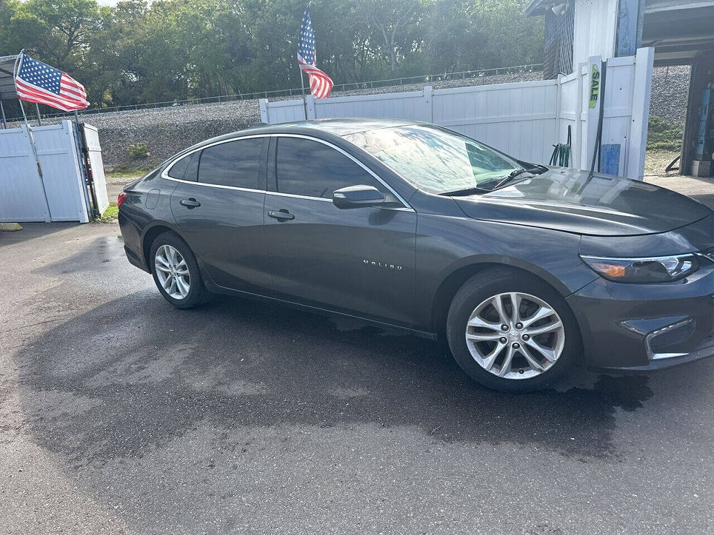 2016 Chevrolet Malibu LT image 3