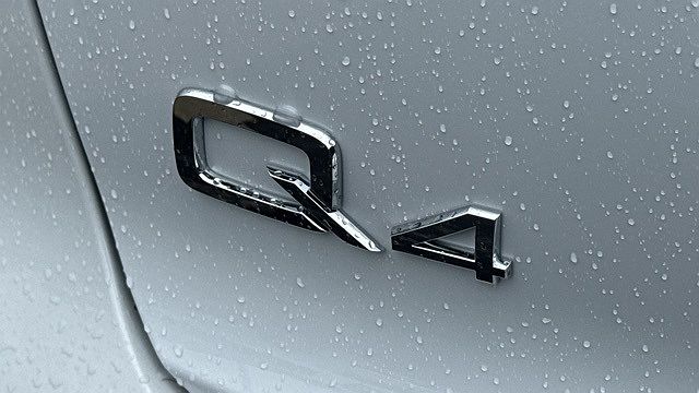 2024 Audi Q4 e-tron Prestige image 5