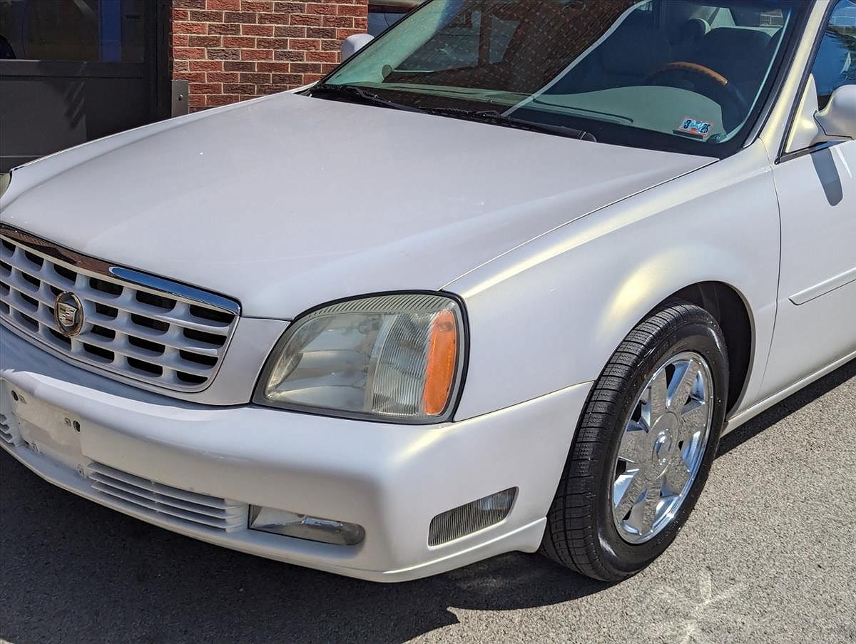 2004 Cadillac DeVille DTS image 11
