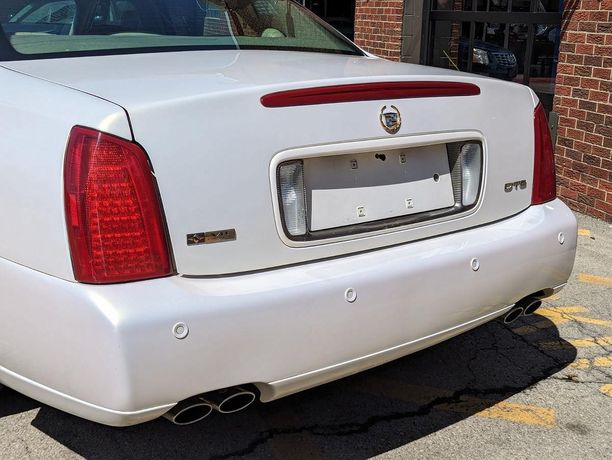 2004 Cadillac DeVille DTS image 21
