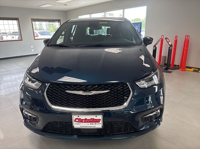 2025 Chrysler Pacifica