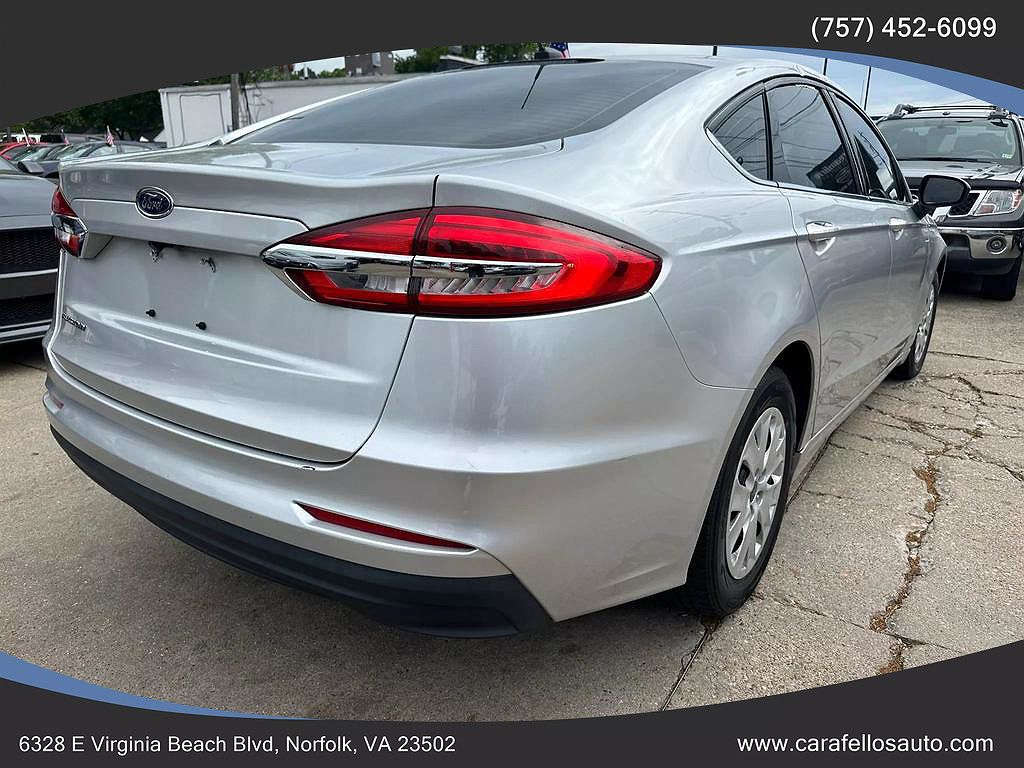 2019 Ford Fusion S image 5