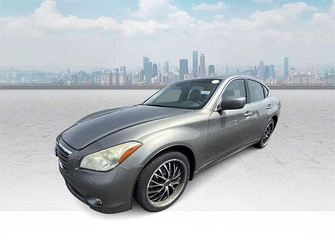 2012 Infiniti M56
