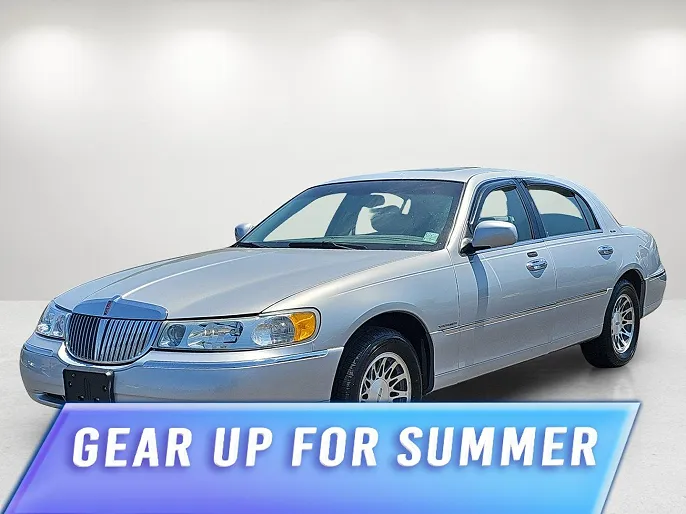 2001 Lincoln Town Car
