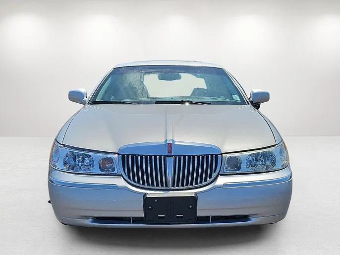 2001 Lincoln Town Car